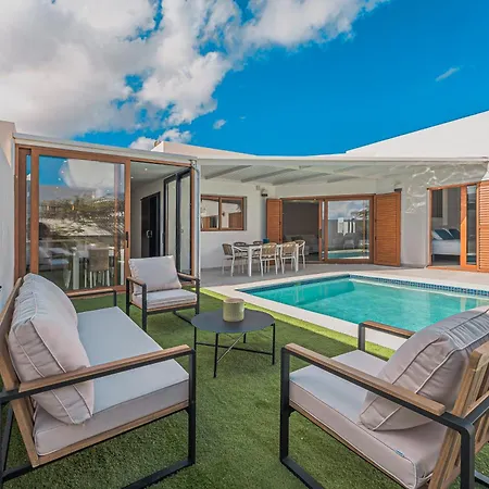 Casa Moet, Relax Y Privacidad Con Elegancia * Playa Blanca